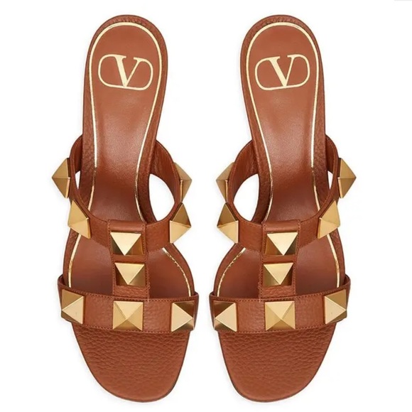 Valentino Shoes - 🎉SOLD🎉Valentino Garavani Roman Stud Slide Sandals in Grainy Calfskin